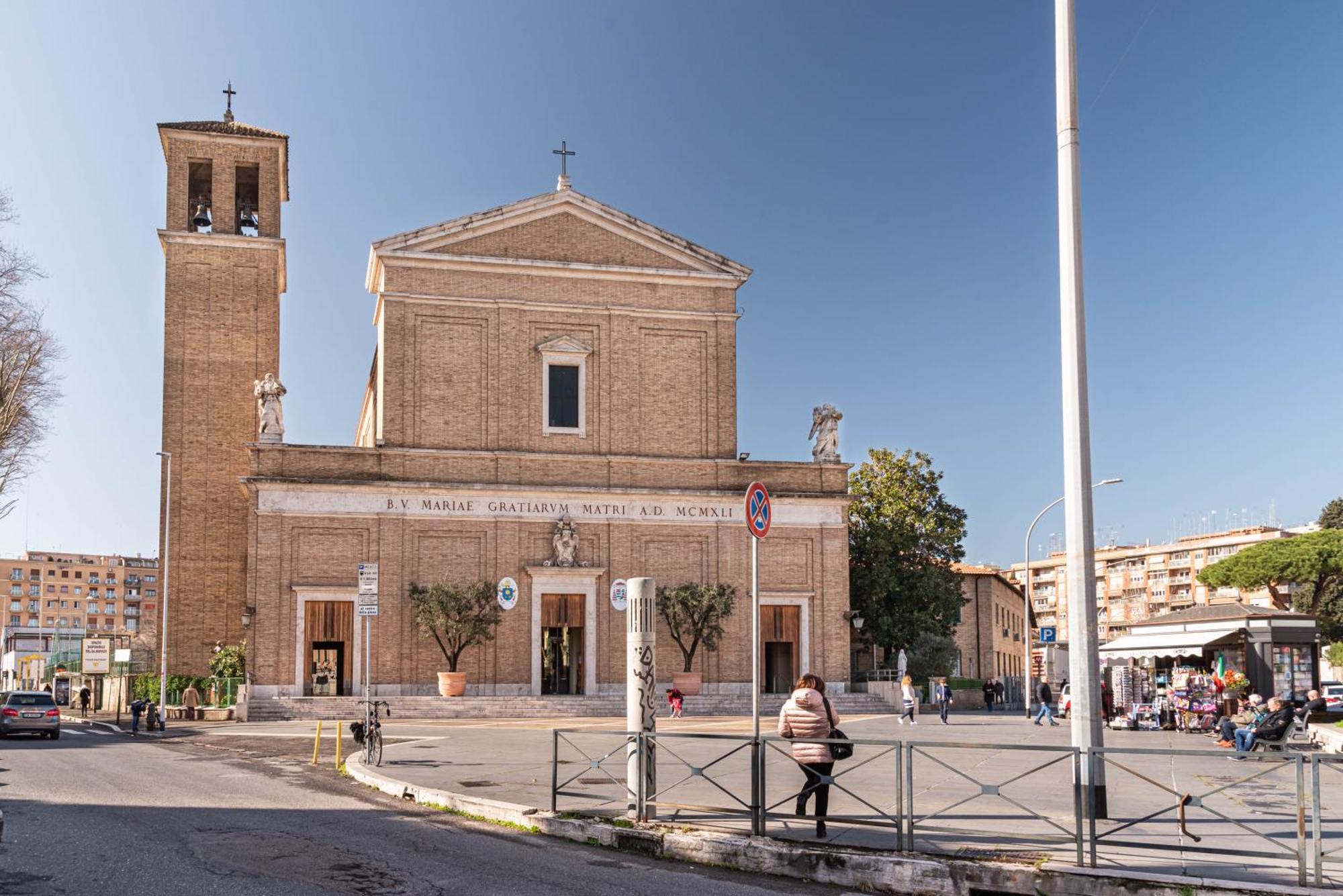 Apt Con Terrazzo Musei Vaticani Rome Luaran gambar